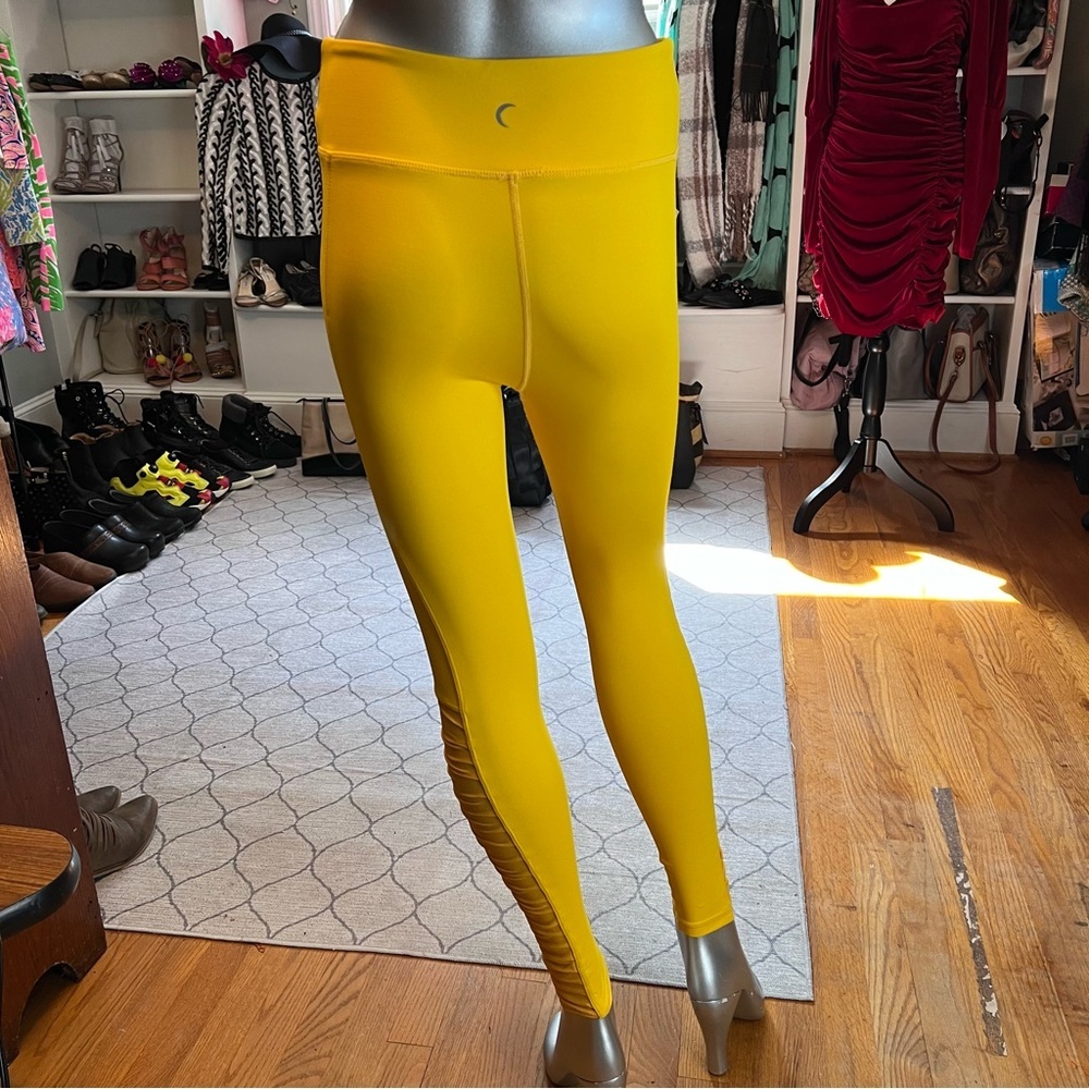 ZYIA Active Yellow Daffodil Mesh Rushed Ruffled Light N Tight Leggings Size 6-8 - Picture 7 of 9